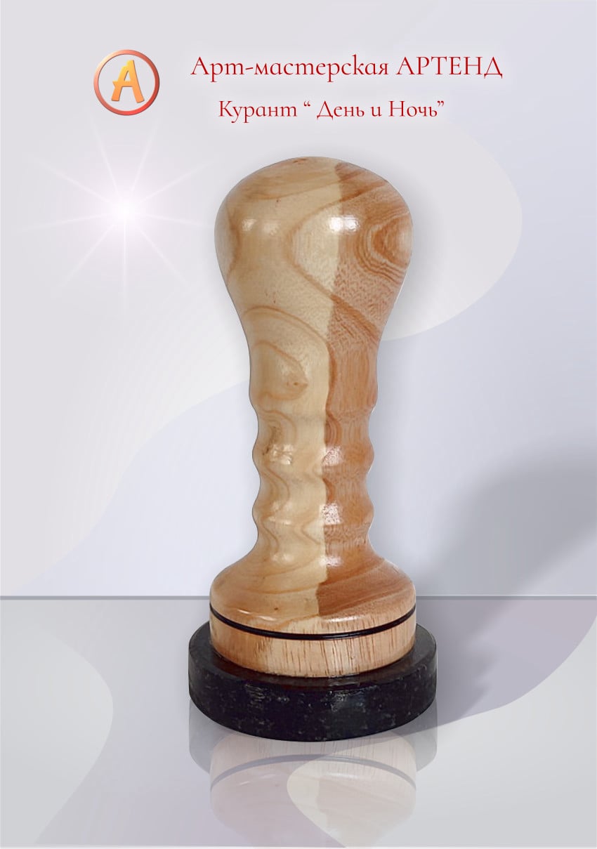 Гранитные куранты с ручкой из дерева